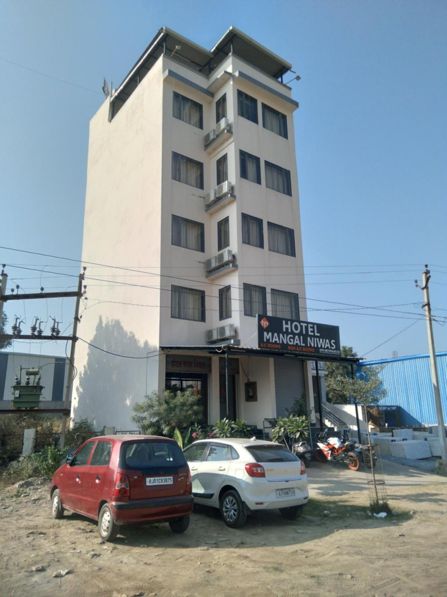 Hotel Mangal Niwas ウダイプル エクステリア 写真